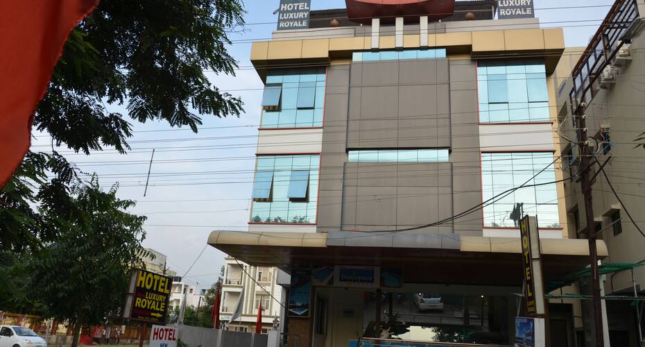 Hotel New Luxury Royale, Indore 1